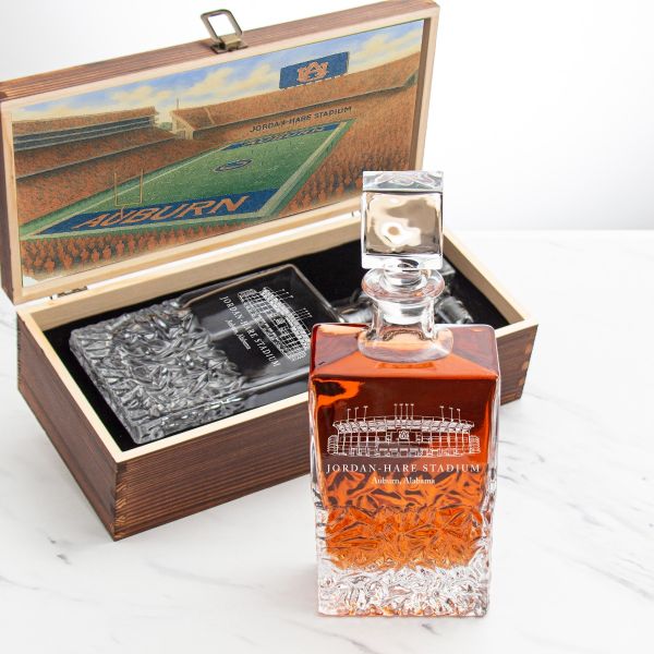 Whiskey decanter presented in a premium wood gift box